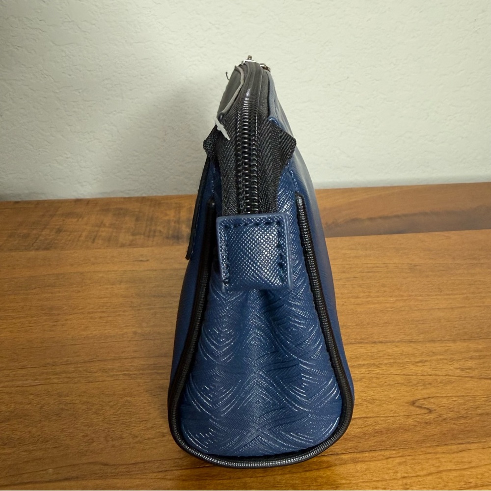 Salvatore Ferragamo X Eva Air Makeup Toiletry Bag Blue Black Zip Clutch. - Picture 3 of 7